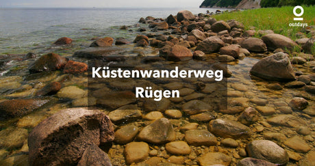 Stein im Ufer des Meeres: Ein unvergessliches Erlebnis: Der Küstenwanderweg auf Rügen
